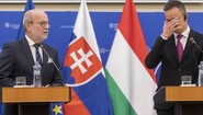 A két ország külügyminisztere tegnap nem kereste egymás tekintetét. A felmerülő ellentétek miatt korábban nem írták alá a szlovák–magyar vegyes bizottság ülésének jegyzőkönyvét sem. (Somogyi Tibor felvétele)