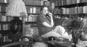 Gobbi Hilda budapesti otthonában az 1960-as évek elején. Fotó: Fortepan/ Kotnyek Antal