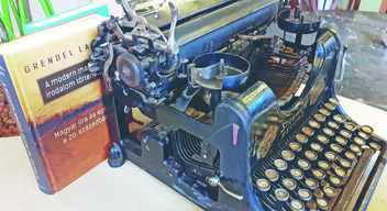 Grendel könyve és a régi írógép