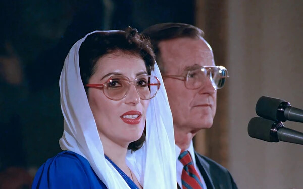 15 éve halt meg Benazir Bhutto, az első női vezető iszlám nemzet élén