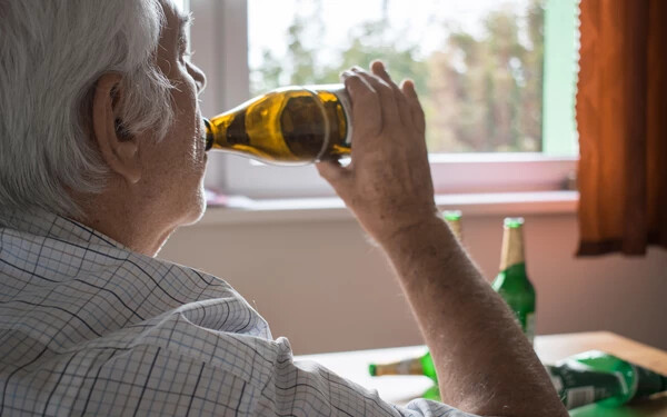 idősek alkohol