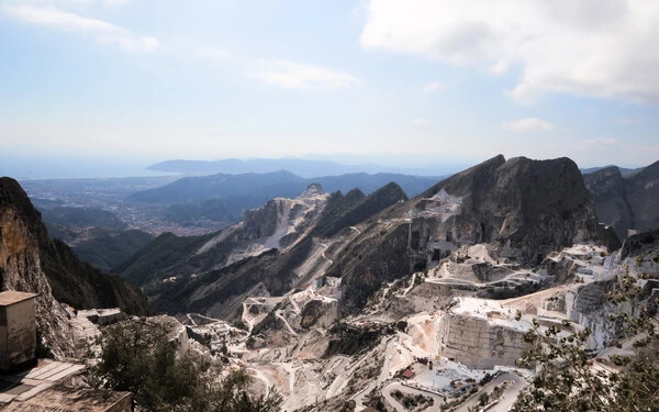 Vasárnap utazás Carrara