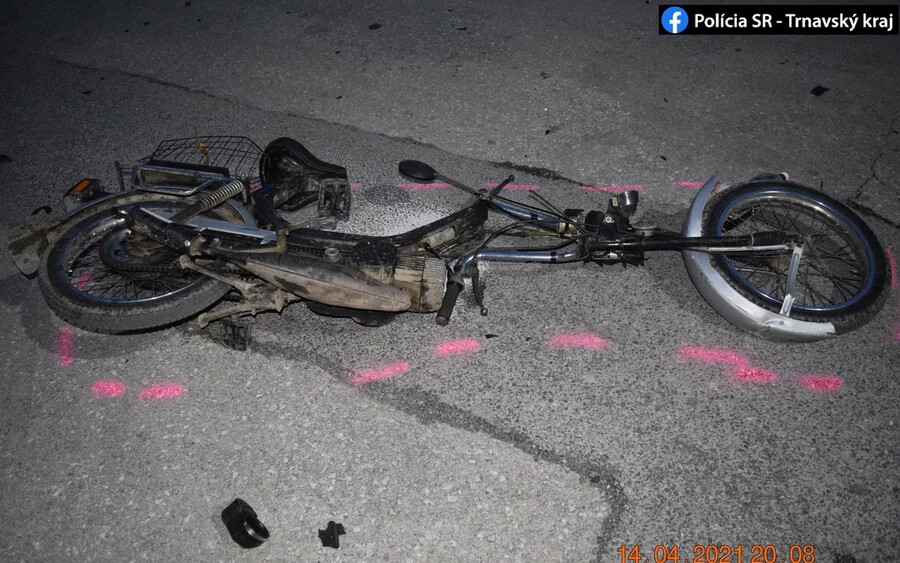 Személyautó ütközött egy motorkerékpárossal Nyárasdon, utóbbinál gyanús anyagokat találtak
