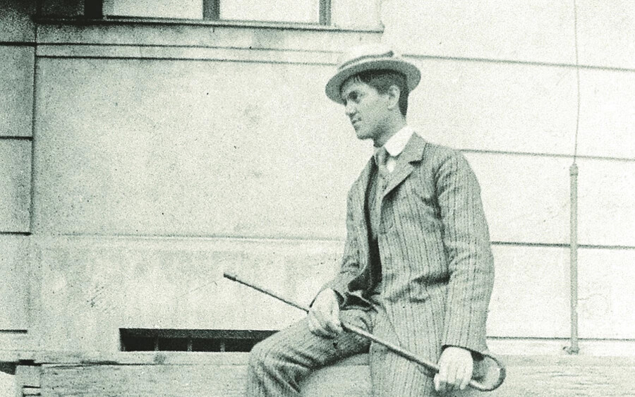 1922. Az első világháború utáni szűkös években az egyszerűség lett a divatos. Vagyis, másra nem igazán volt lehetőségük sem a férfiaknak, sem a nőknek. Kép: Fortepan/Fortepan