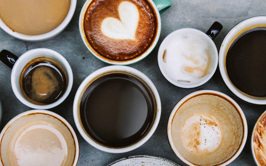 A kutatók tanulmányukban megállapították, hogy  a vérplazma magasabb koffein-koncentrációja alacsonyabb BMI-vel és alacsonyabb testzsírszázalékkal járt együtt. „Ezenkívül a magasabb vérplazma koffein-koncentráció szorosan összefüggött a 2-es típusú cukorbetegség alacsonyabb kockázatával” – tették hozzá.