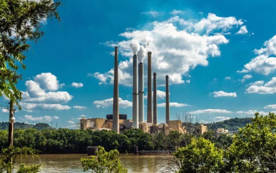 2015-ben az Ohio folyót vizsgáló helyi tanulmány rendkívül magas higanyszintet mért a folyó vizében, melyet a környékbeli ipari tevékenységek hatásának tudják be. 2019-ben a mérést lebonyolító szervezet (ORSANCO) szavazásán meglepő eredmény született – a szennyezettség ellenőrzésére vonatkozó szabályok csökkentésére szavaztak. Az említett szabályokat eddig is figyelmen kívül hagyó vállalatok ezzel még nagyobb mozgásteret kaptak. 
