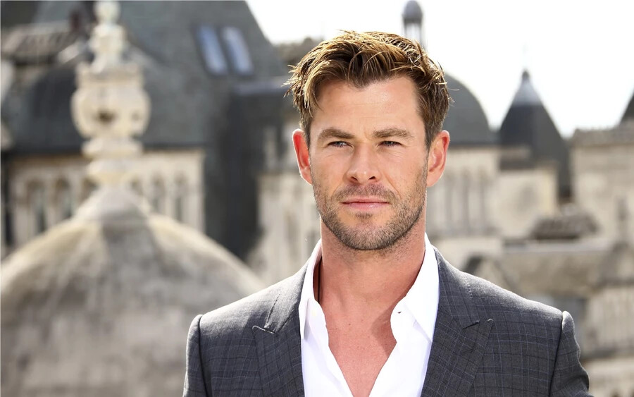 Chris Hemsworth: Ausztráliában született felmenői között voltak hollandok, írek, angolok, skótok, németek.