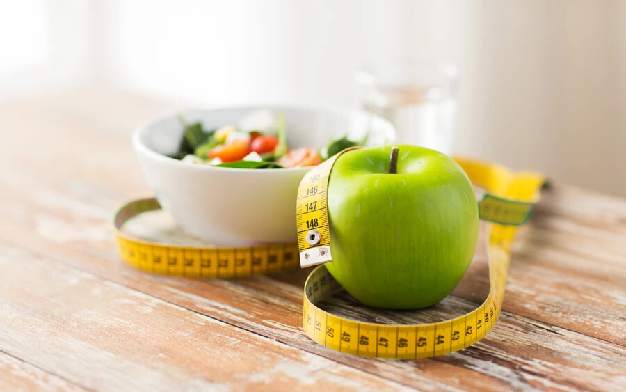 A rostok lelassítják az emésztést és megnövelik a vércukorszintet. Az alma ennek köszönhetően laktató, és kevesebb eséllyel fogunk összevissza enni, ha beiktatjuk az étrendünkbe.