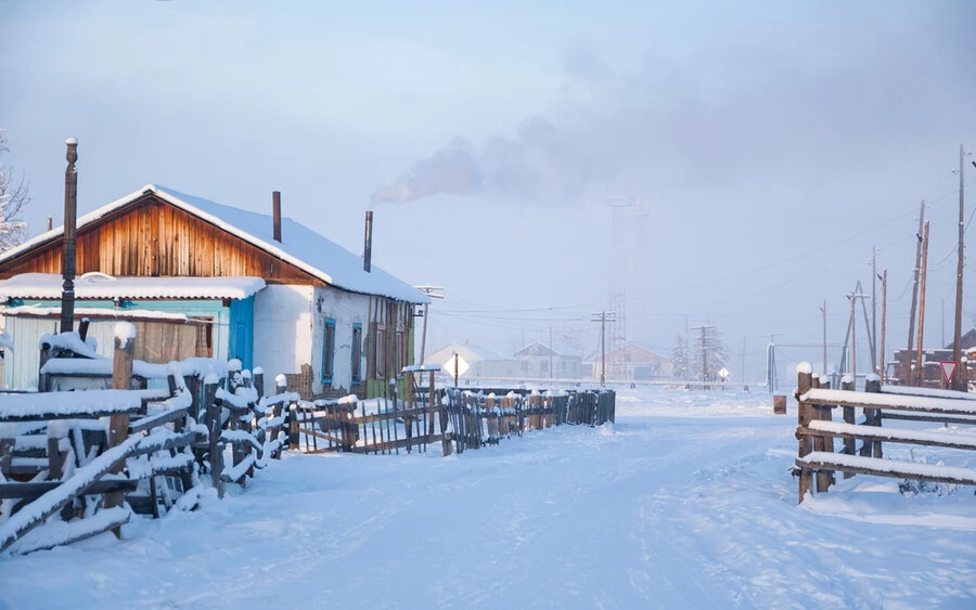 Oroszországban van a leghidegebb város: Az északkelet-oroszországi Ojmjakon a bolygónk leghidegebb városa. Télen az átlag hőmérséklet -50 Celsius-fok, a legalacsonyabb, amit itt mértek, azonban -67.7.