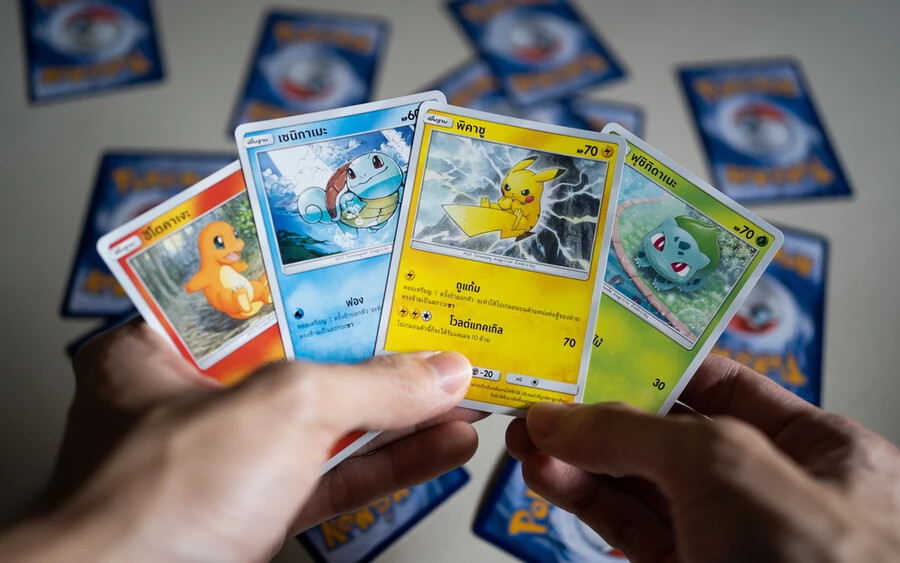 Pokémon-kártyák: Ha nagy Pokémon-rajongó voltál, valószínűleg nagy kártyakollekciót tudhatsz a magadénak. Némelyikük pedig elég keresett; Logan Paul, a népszerű influenszer például 5,2 millió dollárt fizetett egy Pikachu-kártyáért.
