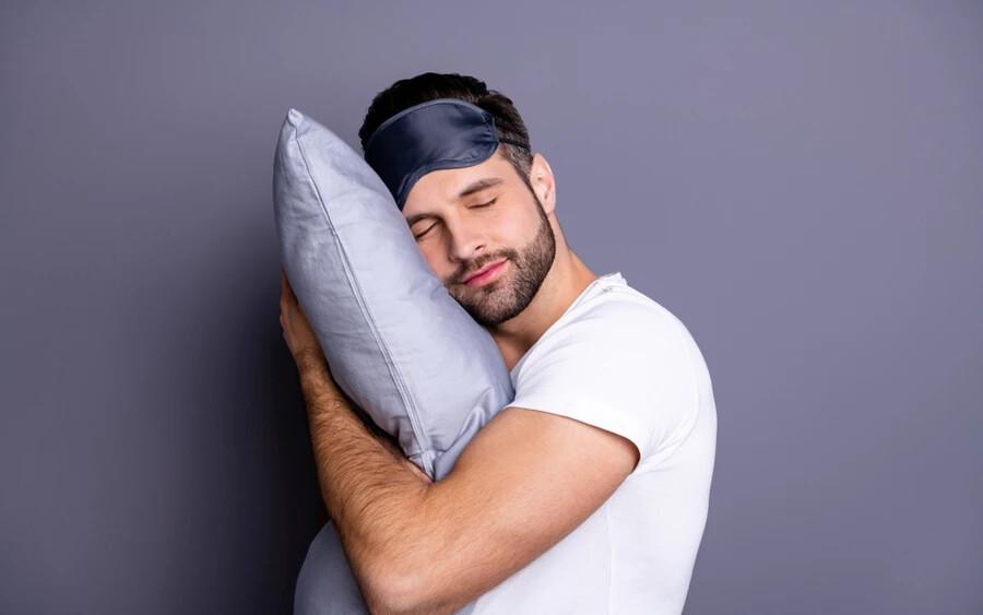 A Levitex, a gerinc egészségére összpontosító párna- és matracmárka szóvivője elárulta, hogy a hason való fekvés hosszabb ideig abszolút rémálom lehet a hátunk számára.