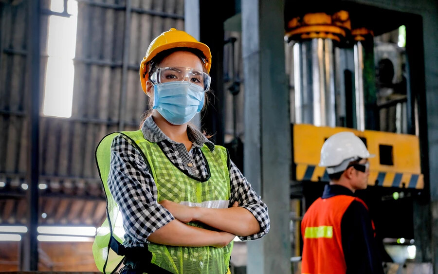 Homonna területén új gyártócsarnokot építenek. Körülbelül 100 ember találhatott ott munkát, kések gyártását tervezik az acélipar számára.