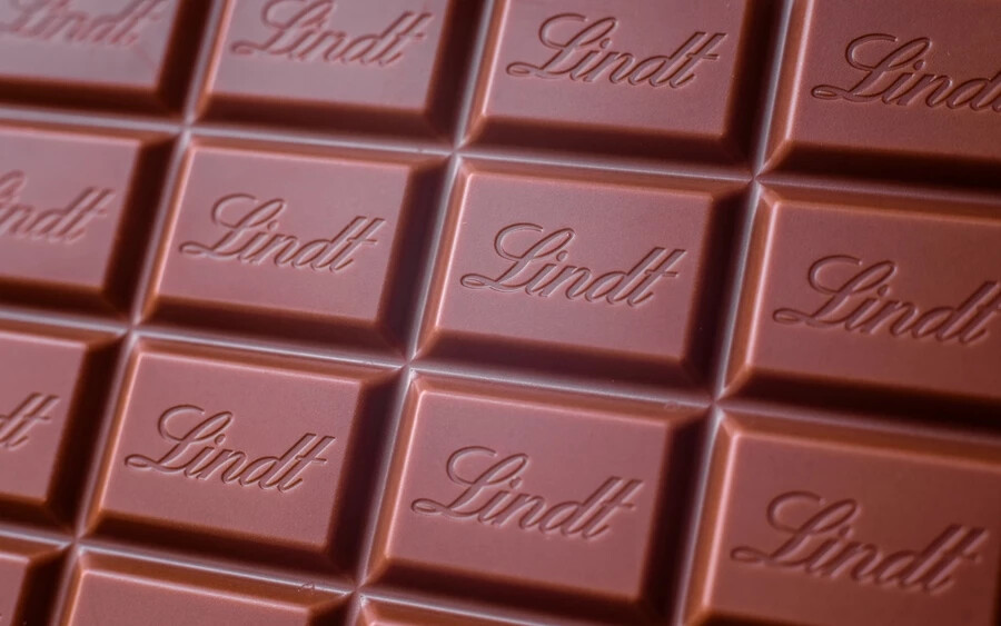 A Tony’s, a Hershey’s, a Hu és a Lindt csokoládéjában találtak kifejezetten nagy mennyiségű ólmot, a kadmiumot pedig főként a Lindt, a Dove és a Beyond Good termékeiben  – írja a HVG.